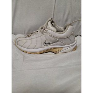 Nike Air VXT Cross Trainers Womens Size 9 White Leather Athletic Shoes 310215